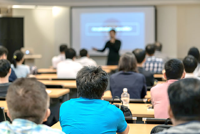 講師派遣サービス